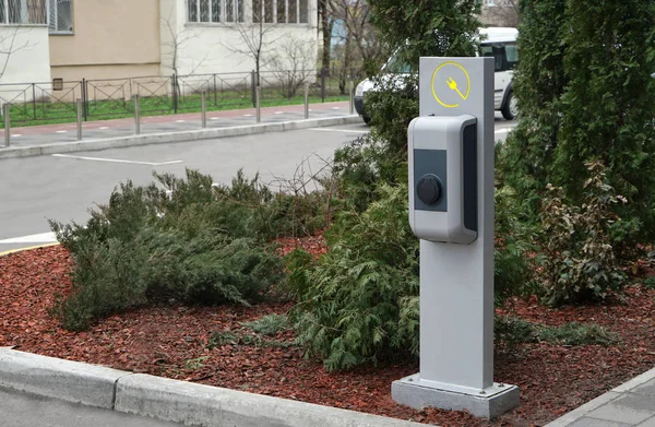 Stazione per ricarica auto elettrica — Foto Stock