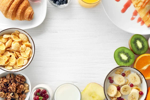 Deliziosa colazione sul tavolo — Foto Stock