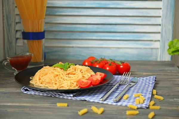 Plaat met lekkere spaghetti — Stockfoto