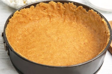 Form için cheesecake tabanı ile pişirme 