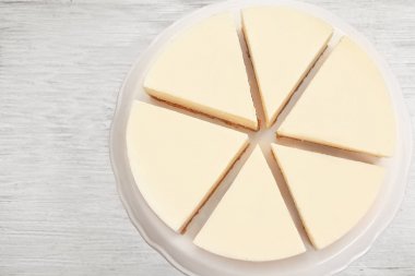 Lezzetli dilimlenmiş cheesecake 