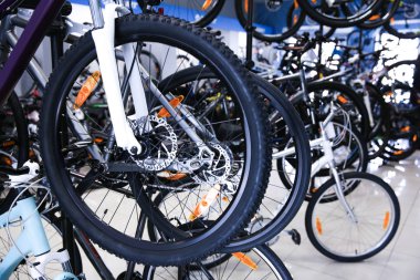 Yeni tekerlekli bisikletler 