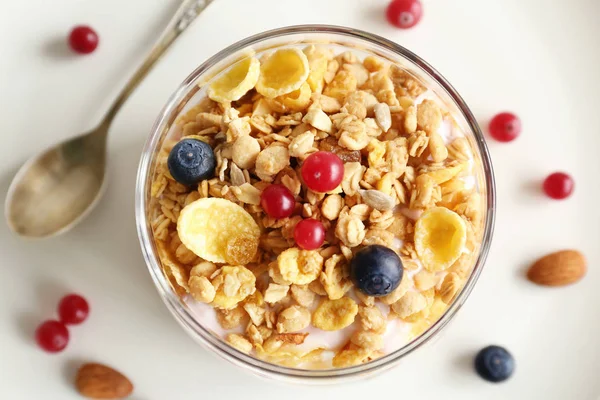 อาหารเช้าเพื่อสุขภาพกับมูสลี่ — ภาพถ่ายสต็อก