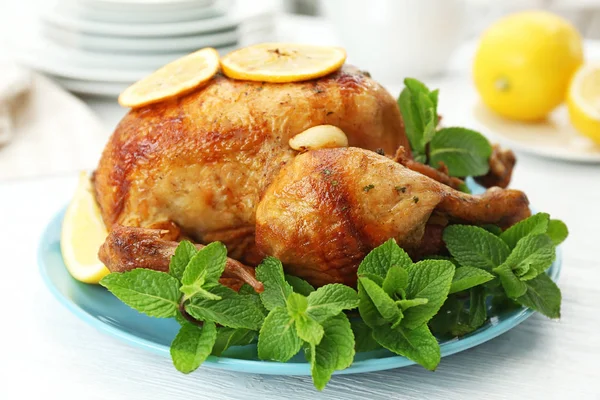 Hemmagjord ugnsbakad kyckling — Stockfoto