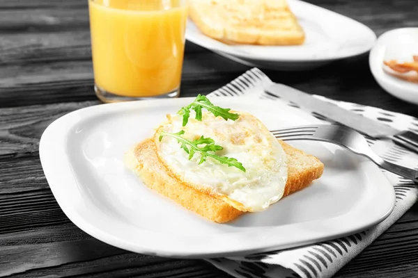 접시 하드 계란 위에 맛 있는 — 스톡 사진