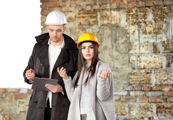 Insurance adjuster and young woman — Stock Photo, Image