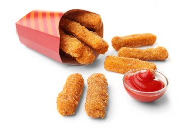 Kağıt torba peynirli çubuk ile 