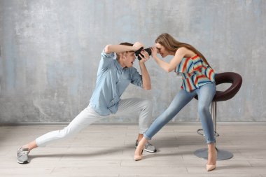 Öğrenci alarak fotoğraf modeli