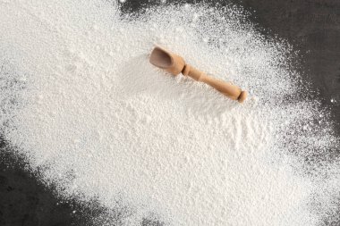 Dağınık un ve ahşap Kepçe 