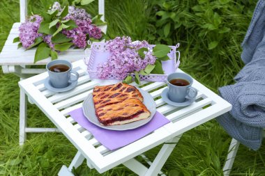 Eflatun çiçekler çok güzel 