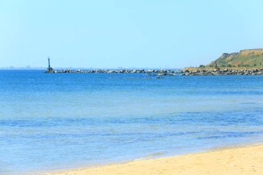 Deniz ve güzel mavi gökyüzü