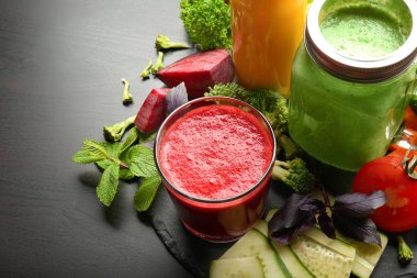 Taze smoothies ve sebze 