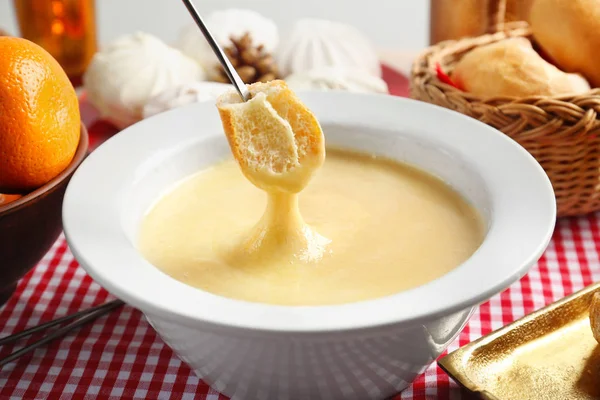 Fondue de queijo delicioso — Fotografia de Stock