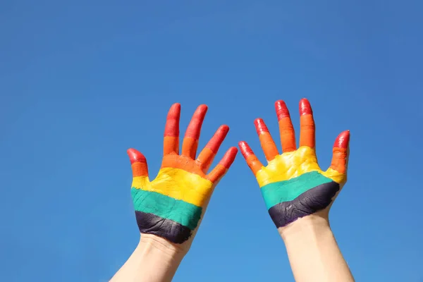 Coppia lesbica con le mani dipinte — Foto Stock
