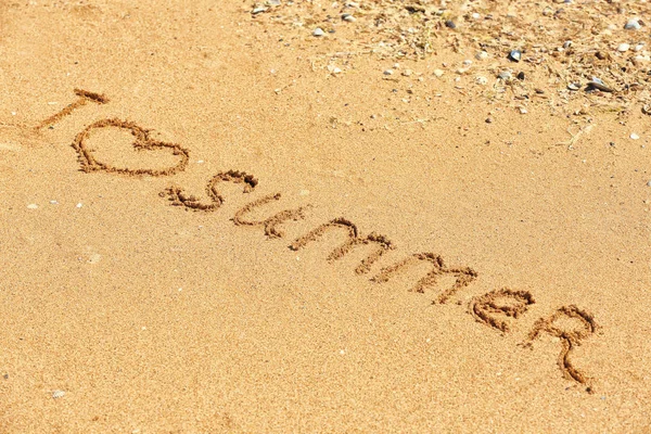 Wort Sommer am Strand geschrieben — Stockfoto