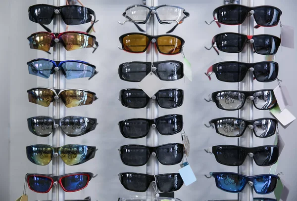 Brýle v prodejně jízdních kol — Stock fotografie