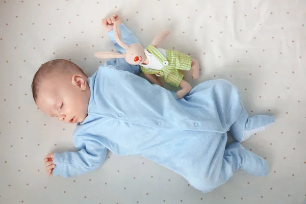 Pequeño bebé durmiendo — Foto de Stock