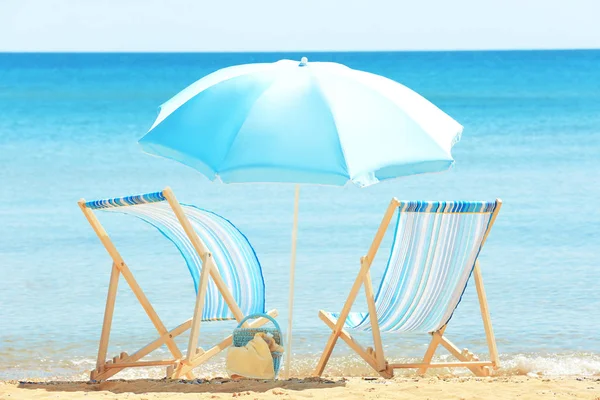 Пара пляжних стільців — стокове фото