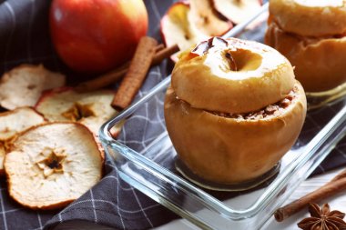 lezzetli fırında elma