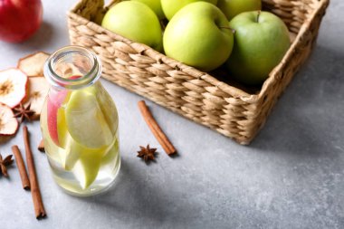 elma suyu ve tarçın