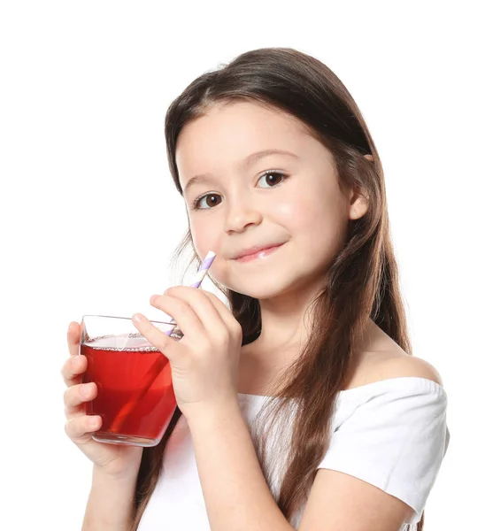 Petite fille mignonne avec un verre de jus — Photo