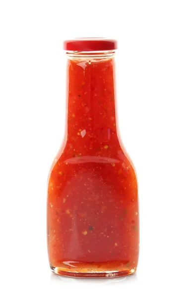 Fles met lekkere chili saus op witte achtergrond — Stockfoto