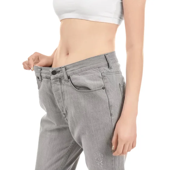 Giovane donna in jeans oversize — Foto Stock