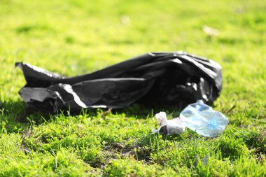 Çöp ile çöp torbası 