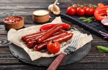 Nefis ızgara sosis ile kompozisyon