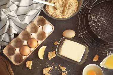 Lezzetli peynir kek için malzemeler