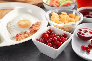 Lezzetli sunulan kahvaltı