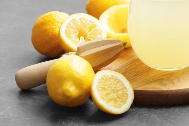 Limonata ve limon sıkacağı 