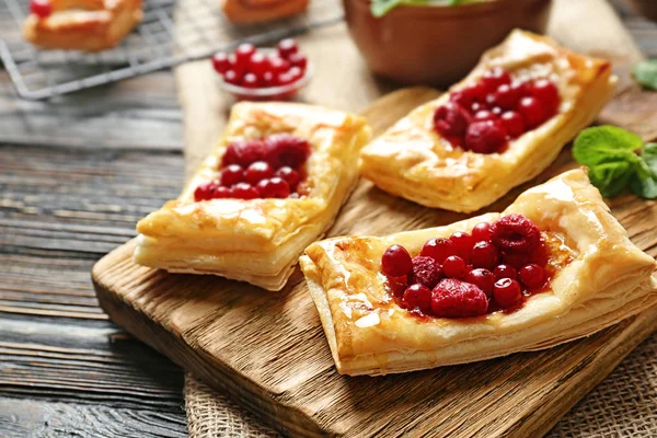 Delicious pastries with berries — Stock Photo, Image