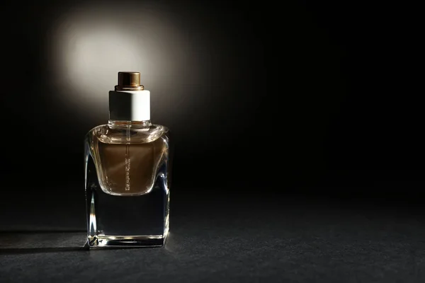 Glass perfume bottle — Stock Photo, Image