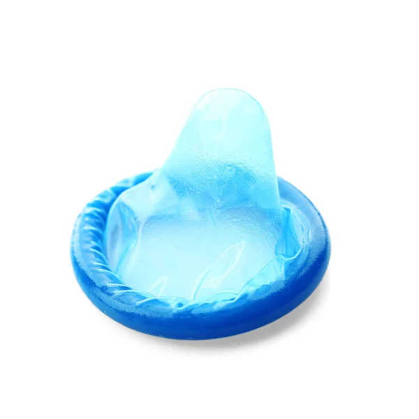 Preservativo blu su sfondo bianco — Foto Stock