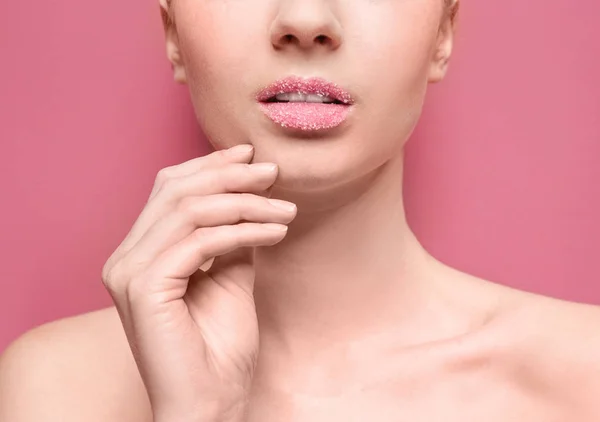 Mujer con labios de azúcar — Foto de Stock