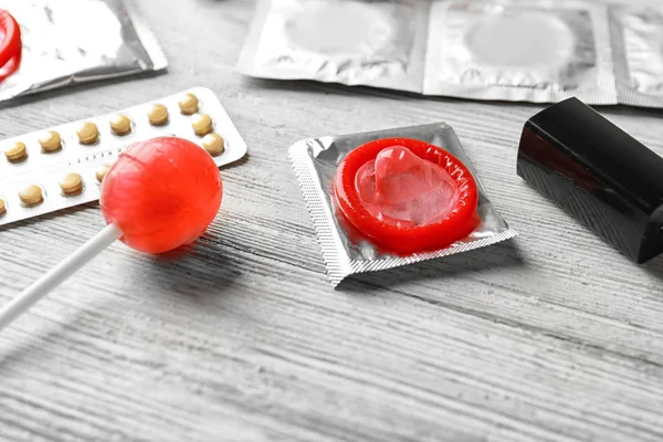 Kondomy a početí — Stock fotografie