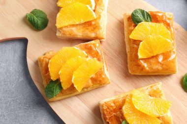 Lezzetli puf böreği tatlısı