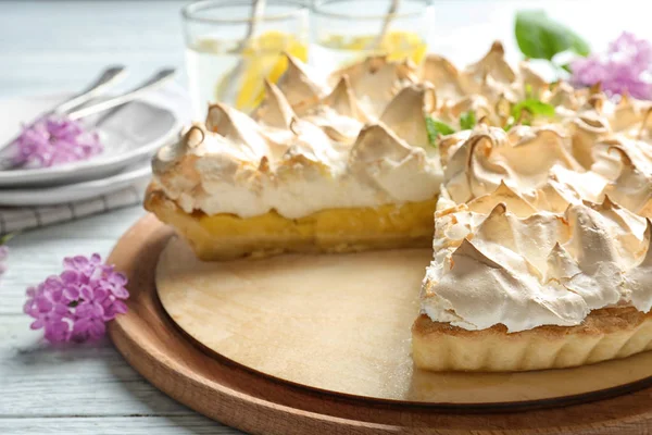 Yummy lemon meringue pie — Stock Photo, Image