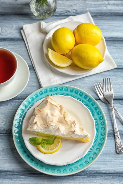 Deliziosa torta di meringa al limone — Foto Stock