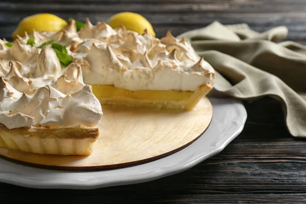 Torta de merengue de limão gostosa — Fotografia de Stock