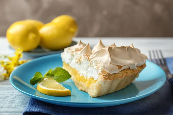 Yummy lamaie meringue placinta — Fotografie, imagine de stoc