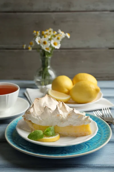 Torta de merengue de limão gostosa — Fotografia de Stock