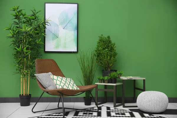 Ruangan nyaman dengan furnitur modern — Stok Foto