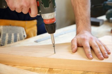 Sürüş vida çivi tahtasına marangoz