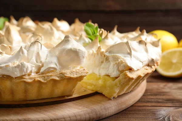 Yummy lamaie meringue placinta — Fotografie, imagine de stoc