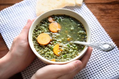 kase lezzetli mercimek yemeği dolu ellerimle 