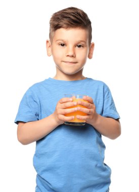 Suyu ile şirin küçük çocuk