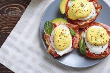 Lezzetli Yumurta Benedict
