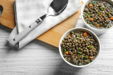 Lezzetli mercimek yemeği ile kompozisyon